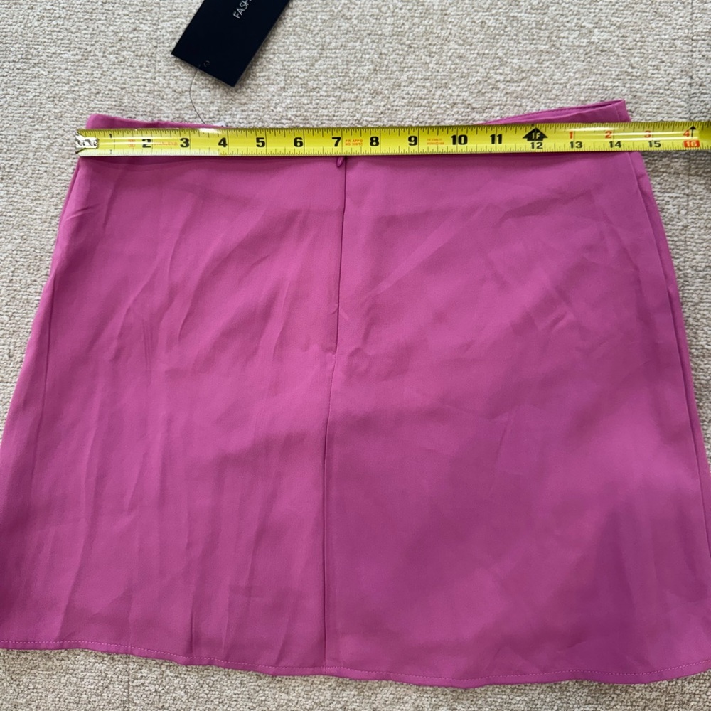 NWT Fashion Nova Fuchsia Mini Skirt – Slit Detail, Size M - Picture 5 of 6